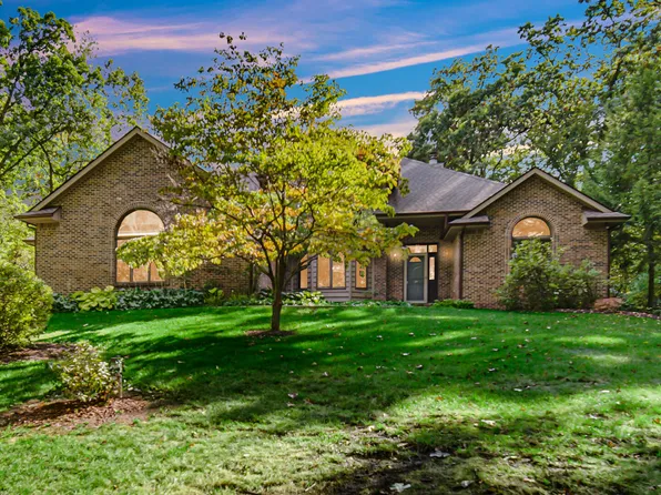 5805 Campbell St, Valparaiso, IN 46385