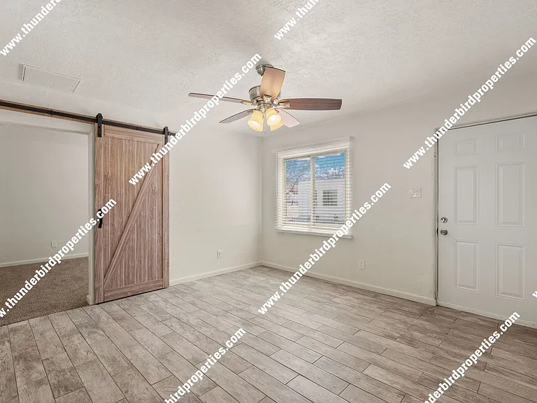 1221 San Mateo Blvd SE — Photo 11