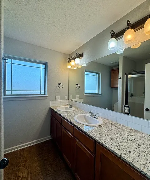 306 Lion Dr N — Photo 13