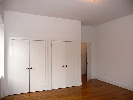 Rented by Perry Associates NYC Inc | media 19