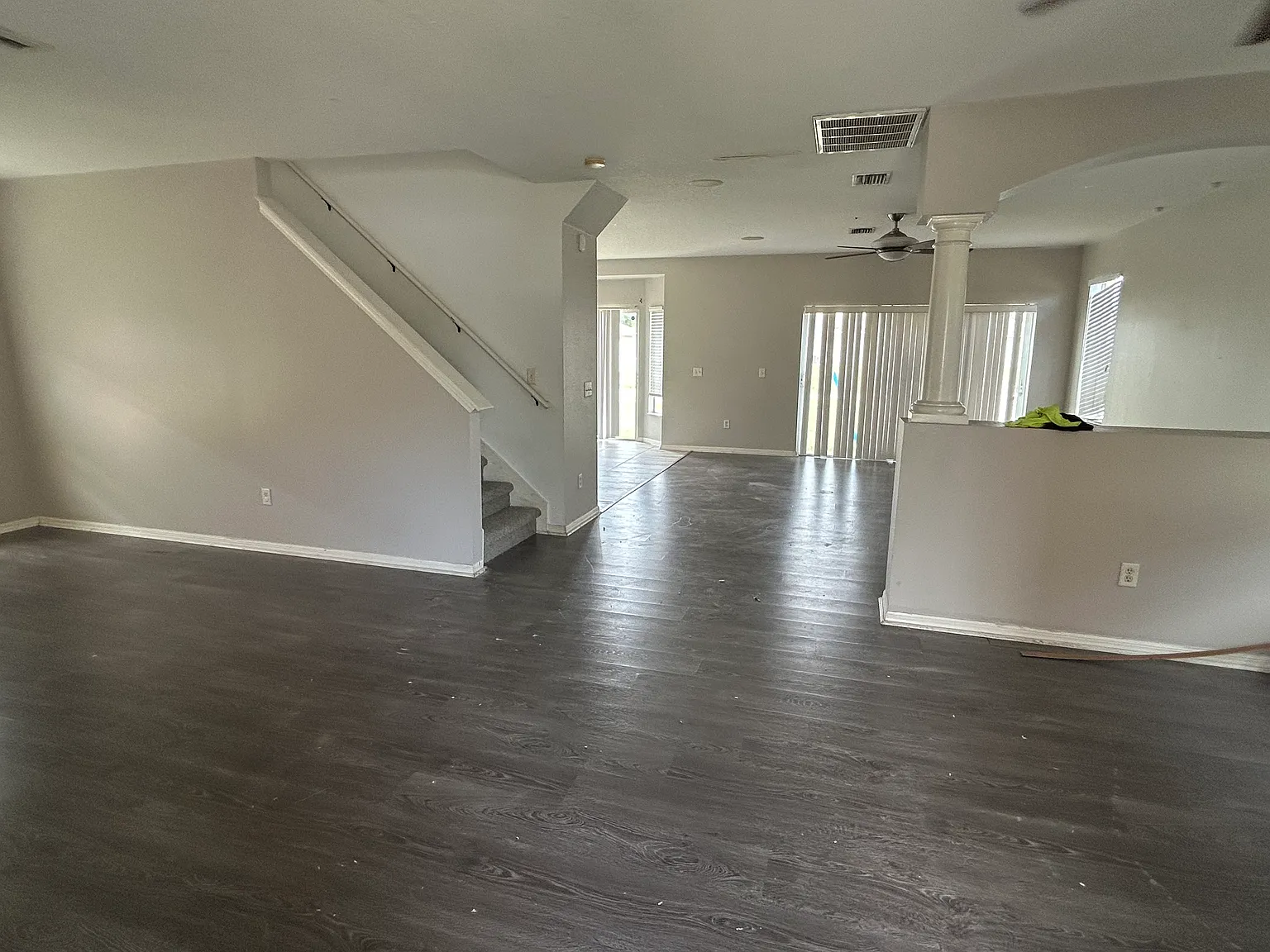 3 bed, 2010 sqft, $2,300 — Photo 2