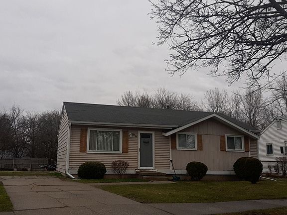 3rd image of 52 Woodward Dr