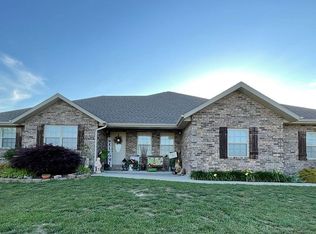 2615 Margaret Francis Ln, Lebanon, MO 65536
