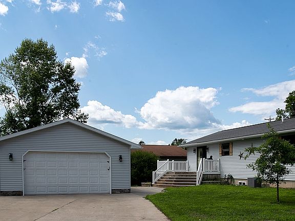 3rd image of 601 W Breen Ave