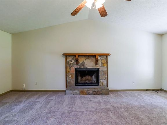 4th image of 2665 Deerfield Cir SW