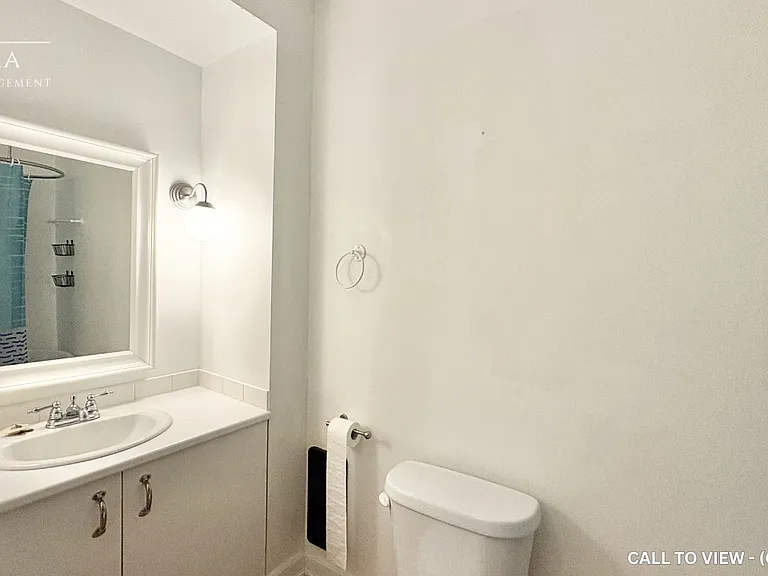208 Clarence St #4 — Photo 6