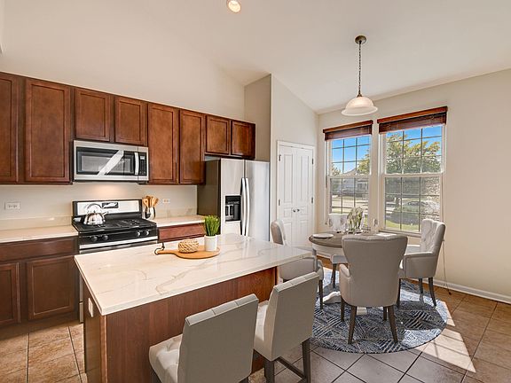 4th image of 3164 Valcour Dr