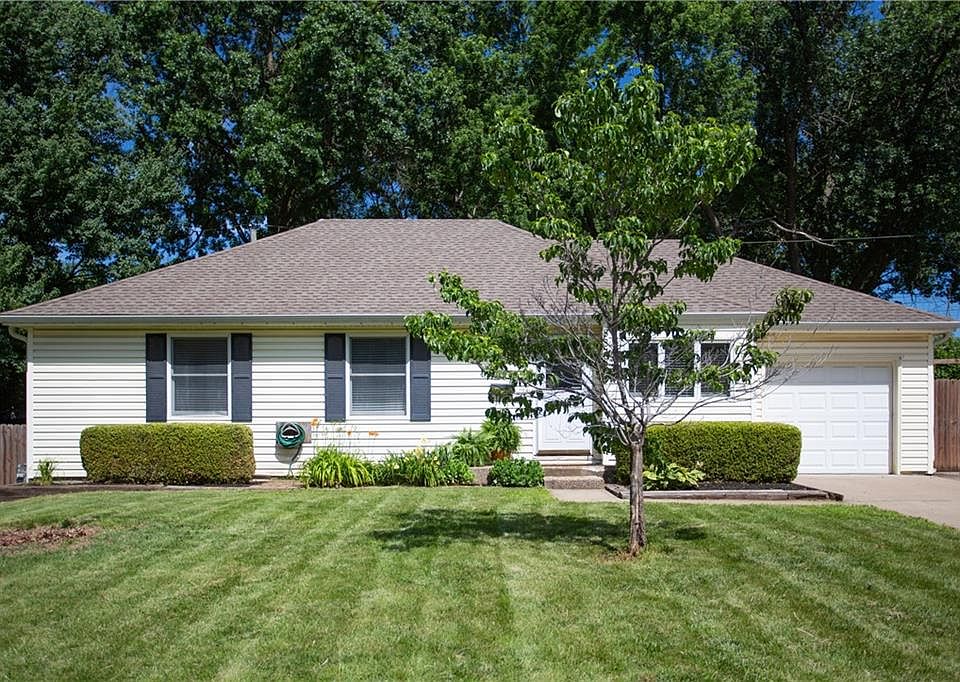 1st image of 8878 Westbrooke Dr