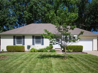 8878 Westbrooke Dr, Overland Park, KS 66212