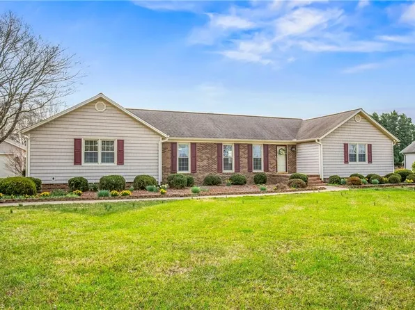 3406 Edgefield Rd, Greensboro, NC 27409