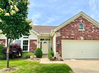 14768 Thornbird Manor Pkwy, Chesterfield, MO 63017