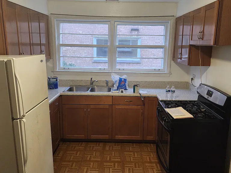 9007 Bronx Ave #4 — Photo 5