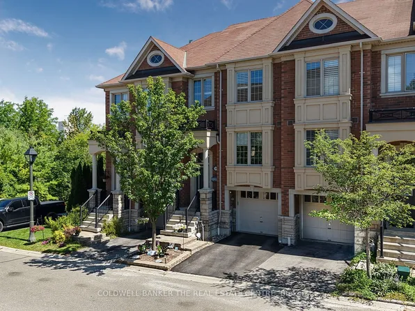 370 Doak Ln, Newmarket, ON L3Y 0A8