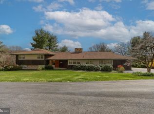 1090 Cardinal Dr, Harrisburg, PA 17111