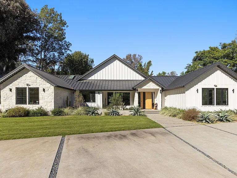 4874 Sun Valley Rd — Photo 5