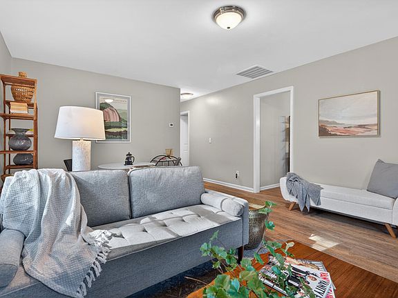 4th image of 202 Archdale Dr
