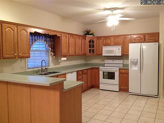 3rd image of 3966 Hilltop Dr