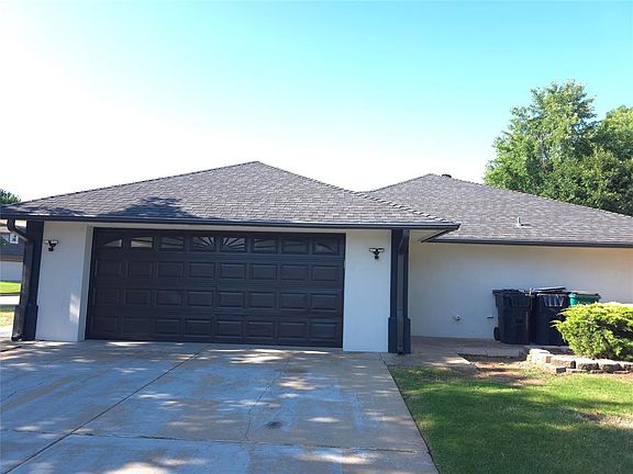 3rd image of 9009 Lakeaire Dr