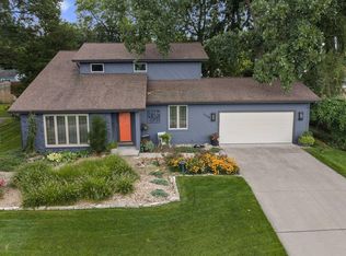 1238 Echo Dr, South Bend, IN 46614