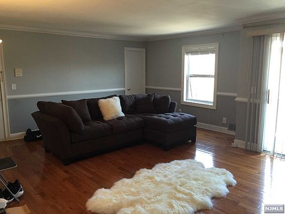 5th image of 233 Midland Ave #111-503