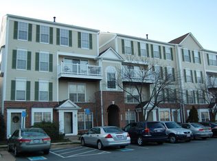 21833 Baldwin Sq UNIT 303, Sterling, VA 20164