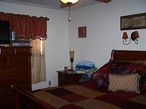 5th image of 911 NW Cheryl Cir