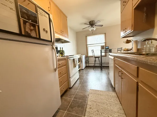 1655 Capital Ave APT 4, Madison, WI 53705