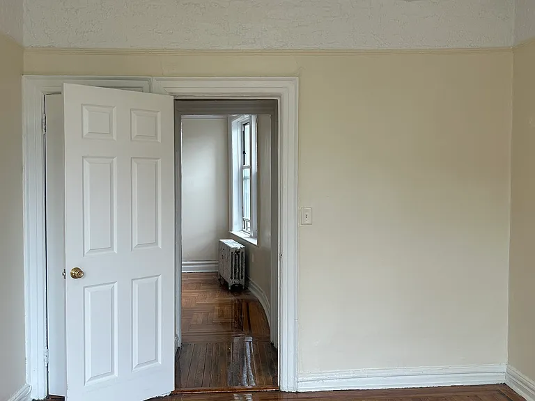 1922 Hobart Ave #27 — Photo 8