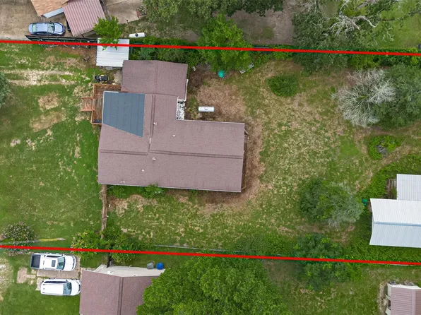 141 Town And Country Dr, Huntsville, TX 77320