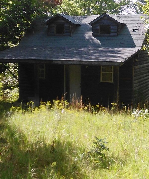 1st image of 323 Mockingbird Ln