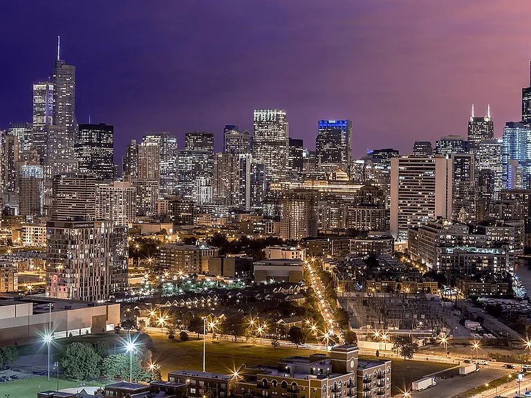 Beautiful views of the Chicago skyline