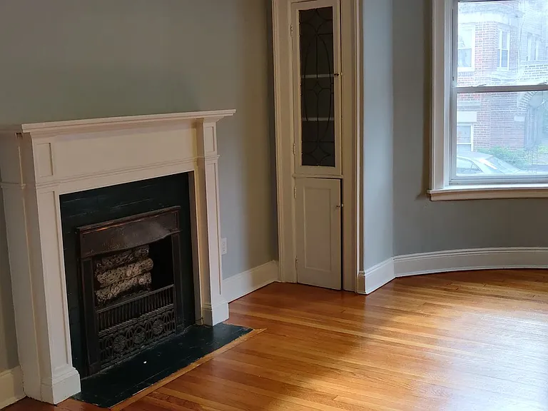 32 Boulevard Ter #1 — Photo 2