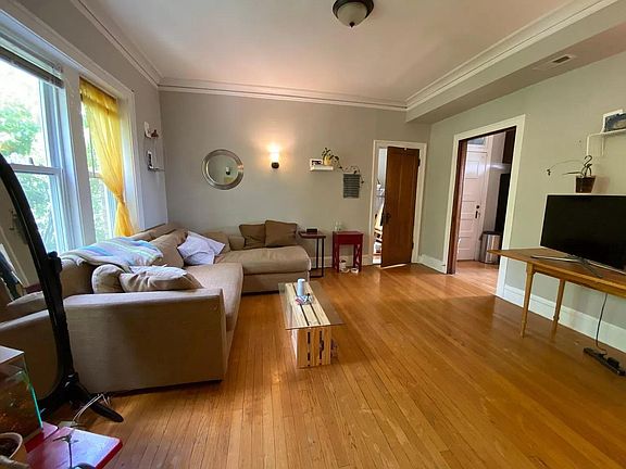 3rd image of 2605 N St Louis Ave APT 3