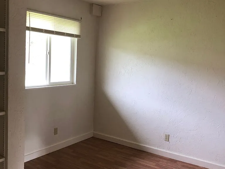 360 N State St — Photo 10