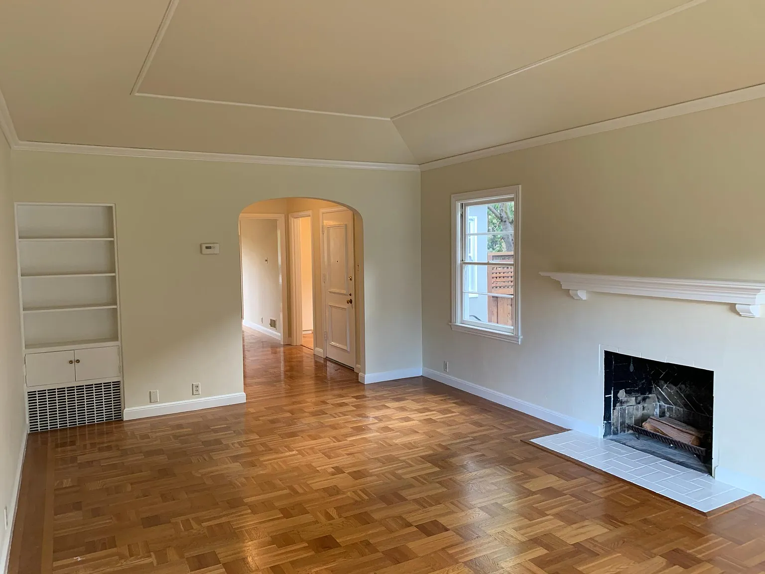 3 bed, 2030 sqft, $7,600 — Photo 4