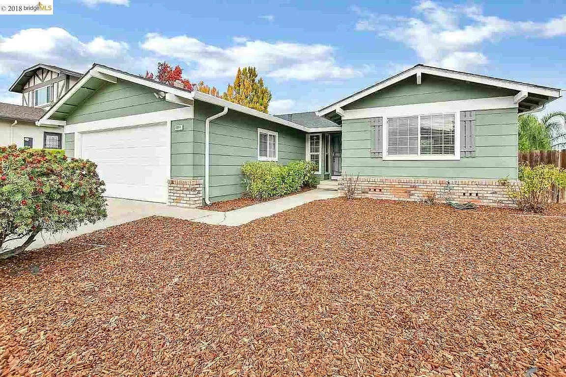 2200 Lafayette Dr photo 1