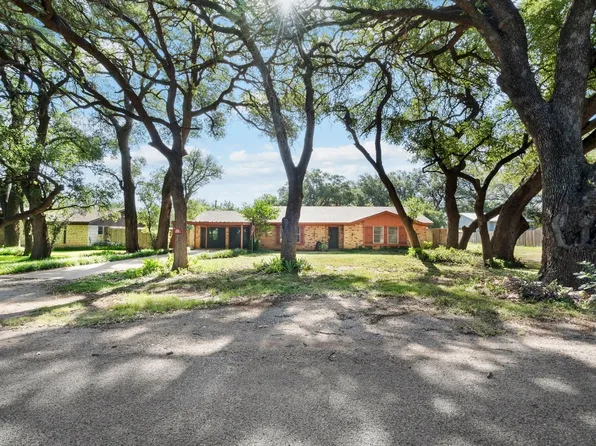 1235 Live Oak St, Buffalo Gap, TX 79508