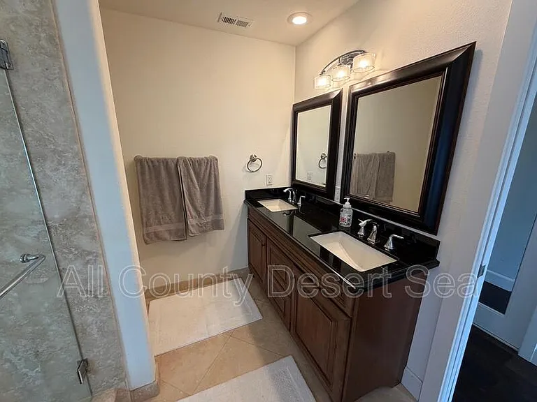 621 8th St — Photo 36