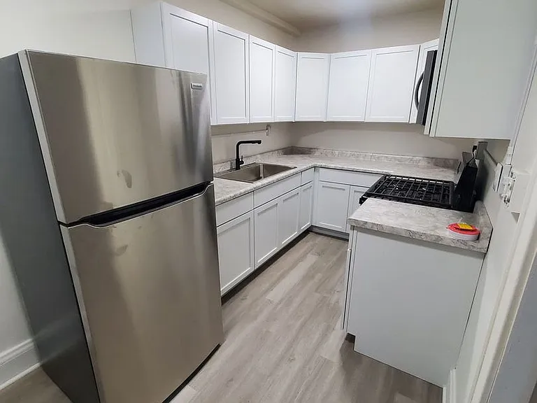 614 6th St. (12 Unit +2 Commercial) — Photo 7