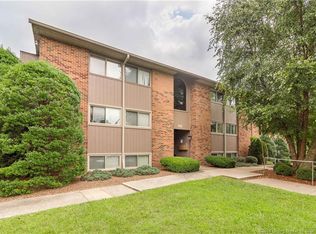 64 Lakeshore Dr, Clarksville, IN 47129