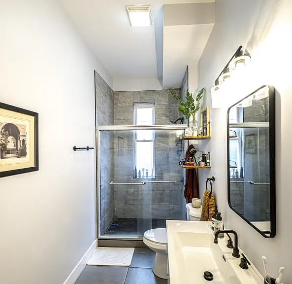 930 N Richmond St #1R — Photo 5