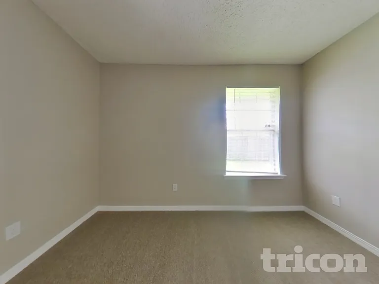 2727 Fox Creek Dr E — Photo 11