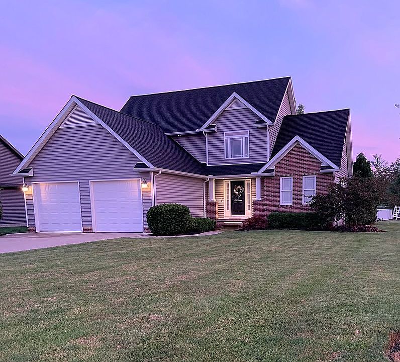 1st image of 813 Dalton Dr