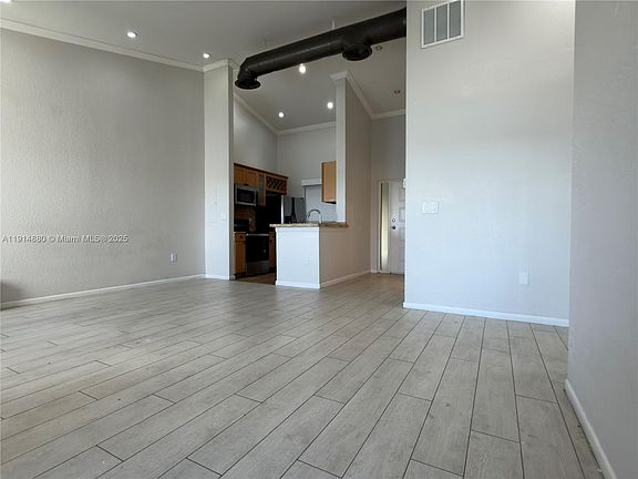 5th image of 2831 N Oakland Forest Dr APT 304