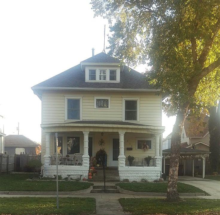 1st image of 213 W Mitchell St