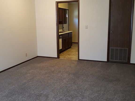 4th image of 513 1/2 S Tyler St