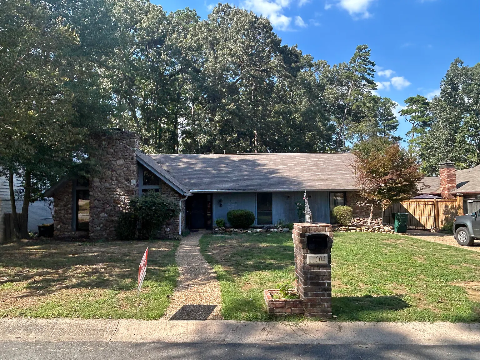 3 bed, 2008 sqft, $1,850 — Photo 1