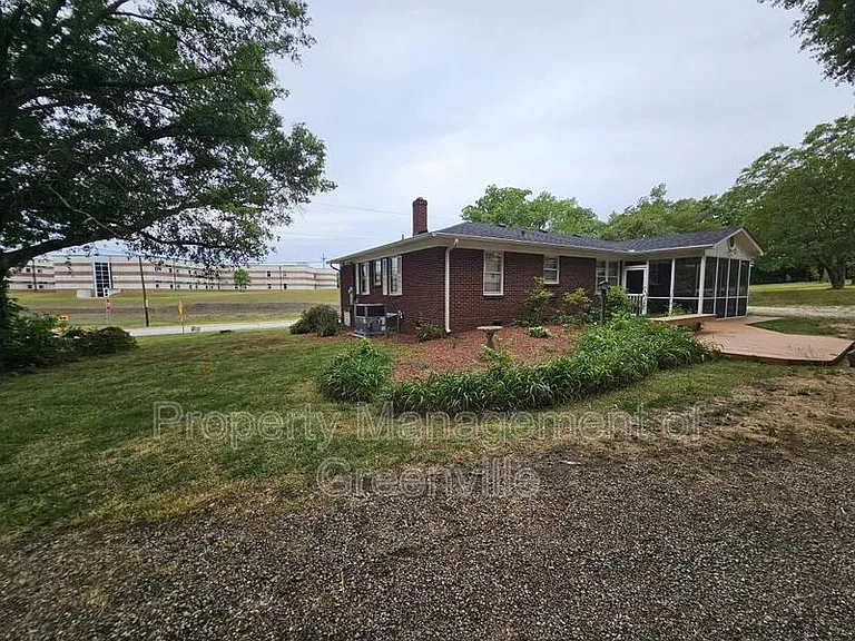 400 Berea Dr — Photo 17