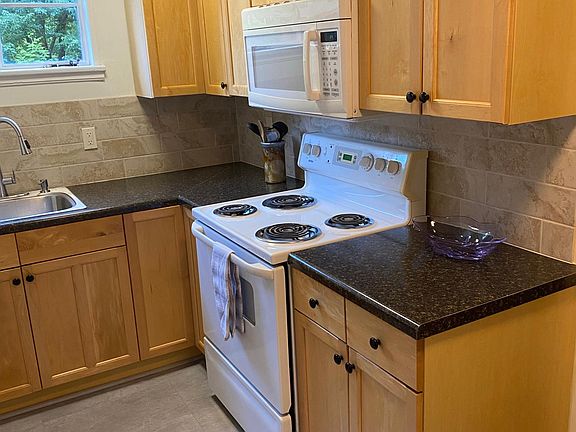 2nd image of 113 Piedmont Ave #D