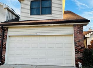 5428 Duchesne Parque Dr, Saint Louis, MO 63128